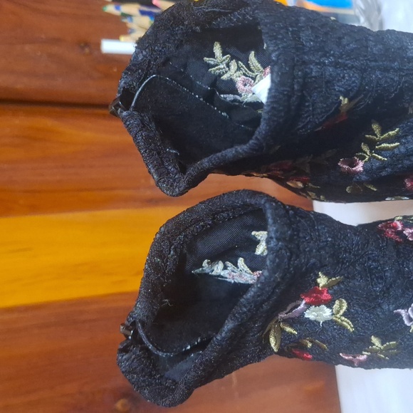 Besty Johnson Ankle Boots - Picture 15 of 15